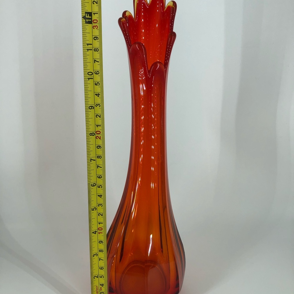 Vintage LE Smith Amberina Swung Glass Vase - Picture 7 of 10
